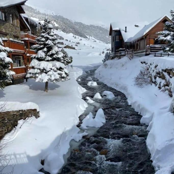 Acollidor estudi amb encant nòrdic i amb parquing, al costat de Grandvalira Canillo Exterior foto