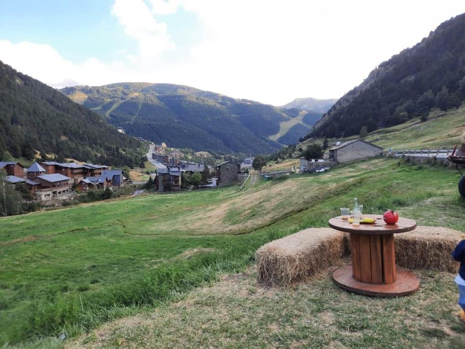Acollidor estudi amb encant nòrdic i amb parquing, al costat de Grandvalira Canillo Exterior foto